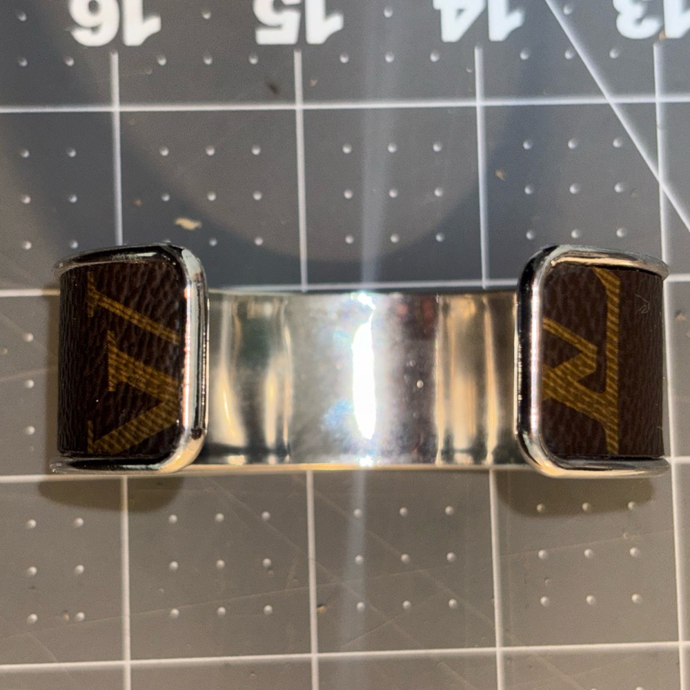 LV monogram cuff bracelet - Picture 8 of 8